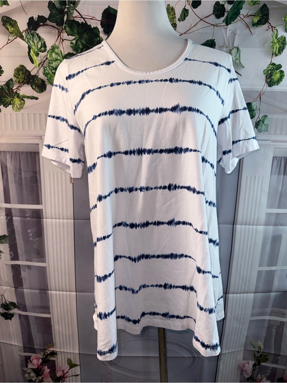 1138-d&Co Casual White & Navy Stripe Short Sleeve Tee